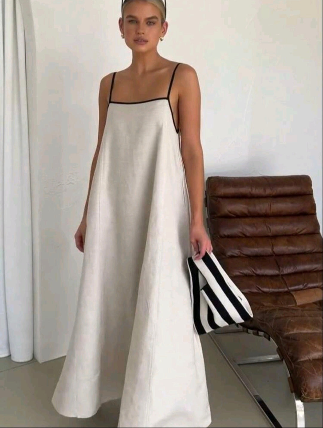 Vestido Longo de Viscolinho Branco – Minimalismo, frescor e elegância atemporal