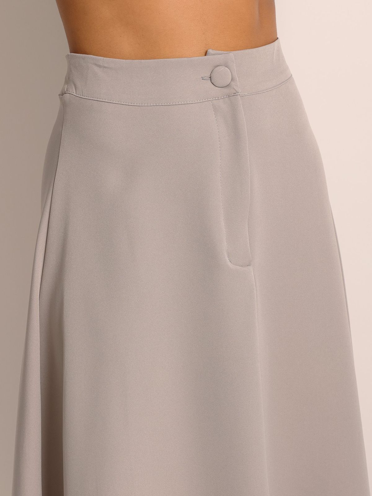 Saia Rodada Cris – Leveza, Movimento e Sofisticação Atemporal