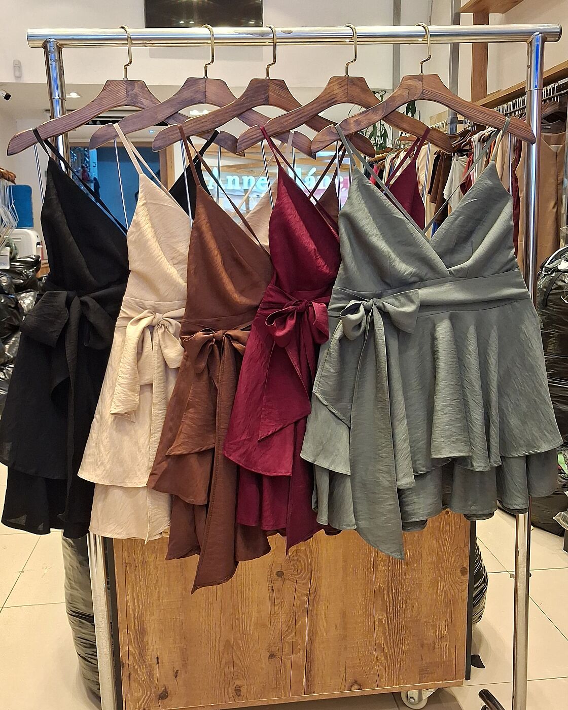 Vestido Lari Com Camadas - Charme e Delicadeza em cada detalhe