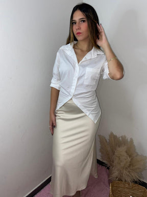 Saia Midi de Cetim – Sofisticação, frescor e caimento fluido