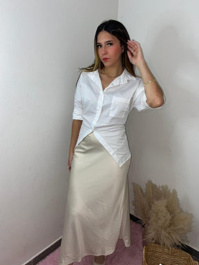 Saia Midi de Cetim – Sofisticação, frescor e caimento fluido